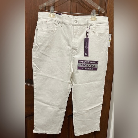 Gloria Vanderbilt women’s size 14 denim white Capri pants. With classic rise - Picture 1 of 10